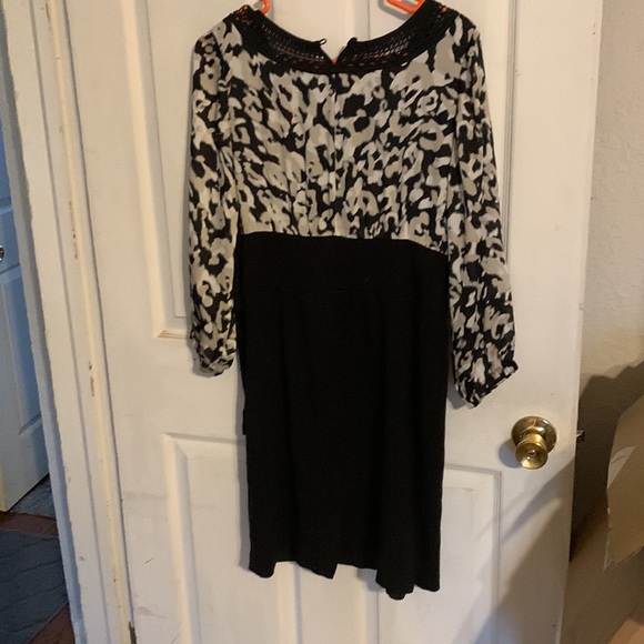 Women’s black and tan dress - Picture 3 of 3